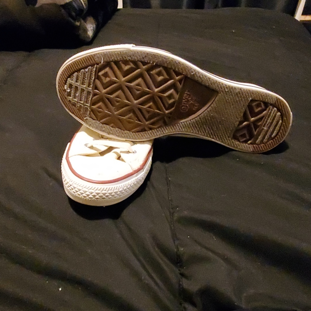 Converse - Picture 2 of 4